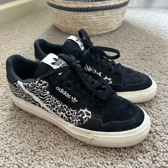 Rare- Adidas women’s Originals Continental Vulcanized Leopard Black size 8 - Picture 3 of 7
